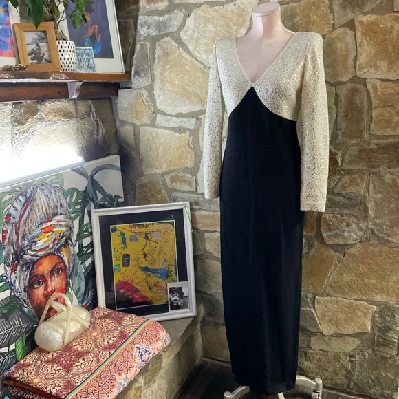 Vintage 1980s St. John Evening Studded Knit Maxi Dress – Black & Cream - Picture 4 of 12